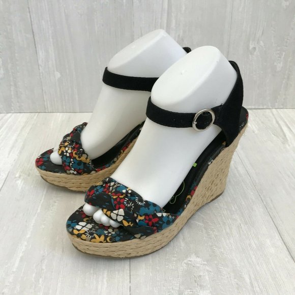 Kensie Girl Floral Wedge Open Toe Platform Sandals - Picture 3 of 7
